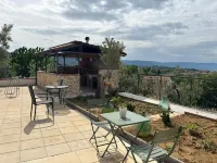 A village that preserves memory. A place to inhabit, not just to visit. 阿爾沃湖附近的飯店