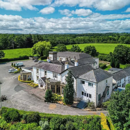 Northop Hall Hotel Отели в г. Молд