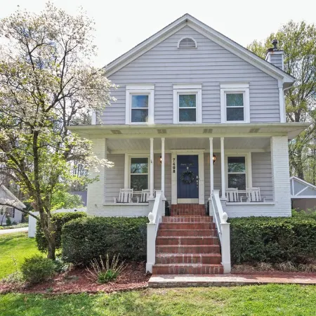 Entire Louisville Home w/Private Hot Tub - Quiet - Families - Extended Stays