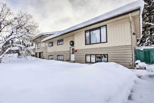 Lakefront Fairbanks Unit, 1 Mile to Pioneer Park! - spa