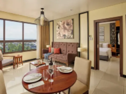 サミット ホテル タクロバン タクロバンのホテル