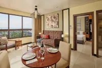 Summit Hotel Tacloban Отели рядом с достопримечательностью «Marcos Beach Resort»