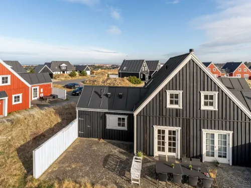 "Stine" - 1km from the Sea
