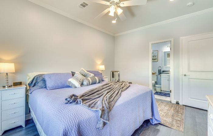 1 Mi to Beach Access: Home w/ Porch in Fort Myers!