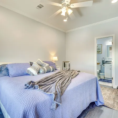 1 Mi to Beach Access: Home w/ Porch in Fort Myers!