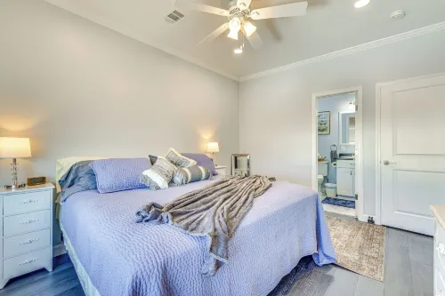1 Mi to Beach Access: Home w/ Porch in Fort Myers! - Boutique