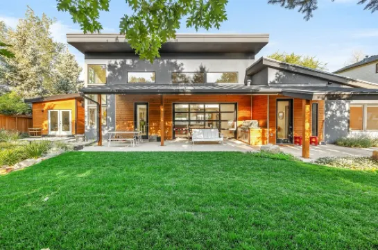 Boulder Indoor-Outdoor Oasis