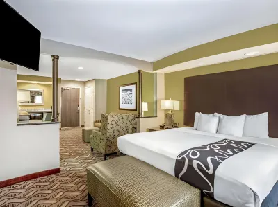 La Quinta Inn & Suites by Wyndham Kearney Hotels near Communications Center