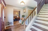 Wallkill 4BR Retreat Large Yard Pet Friendly Hotels in Shawangunk