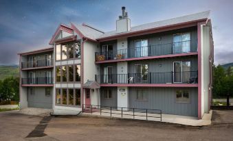 10 Min to Resort! Amazing Views & Sauna!