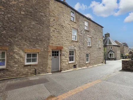 Back Cottage Отели в г. Carnforth