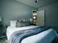 Luxe Catskills Mountain Retreat with Private Pool, Hot Tub, Fire Pit, and Pond Hotels in Cairo