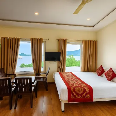 Hotel Lake Star Bistro Hotels near Lake Pichola