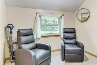 1 Mi to Dtwn Salem: Apt w/ Garage Access! - appartements de vacances