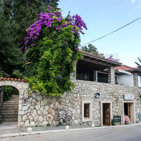Villa Mirjana - Studio Apartment with Terrace and Sea View (Bogumila)
