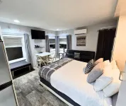 Cozy Clearwater Beach Studio-Steps to Sand- Free Parking