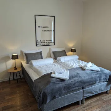 Railside Track Apartment (OJ1-2)