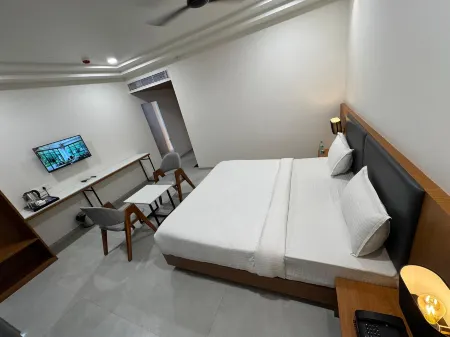 Hotel Madhukta Inn Отели в г. Сомнат