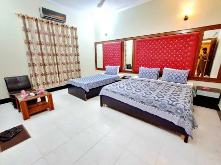 Gulshan Palace Hotel Millennium Отели рядом с достопримечательностью «Мавзолей Джинны»