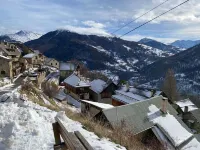 Between ST VERAN AND CEILLAC Beautiful chalet comfort mezzanine fireplace 3Bathrooms Hotels in Chateau-Ville-Vieille