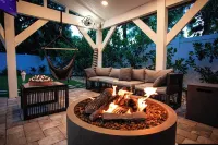 Coastal 3-bedroom cottage 4 blocks from the Beach w/ Mini Golf in Vero Beach Hotels in Wabasso Beach