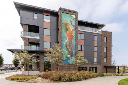 1025 Luxe • 2BR • Waterfront District • Close to Downtown & WWU