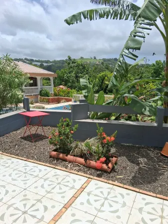 Charming gîte, in a lush countryside setting yet close to all amenities.