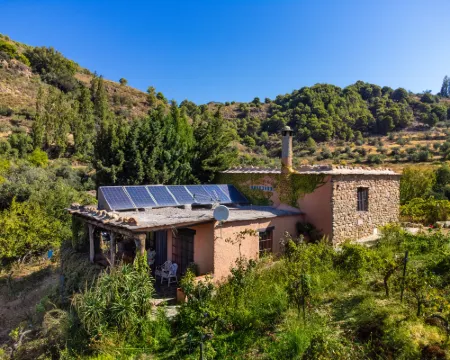 El Cerrillo - Cerro Negro Hotels in Órgiva