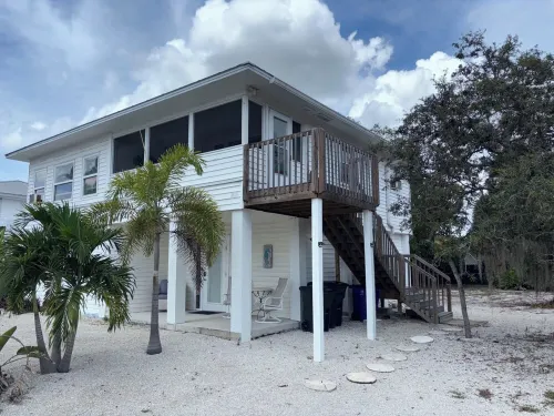 3Mi 2 Beach Updated in 2023 Spacious Private Baths Kit Close to 20 Restaurants