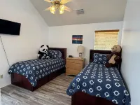 Wake up to river views:dreamy 4 bedrooms escape by the city beach in Dunnellon.