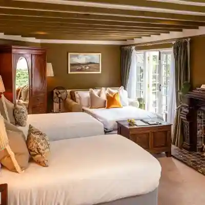 High Corner Inn Rooms