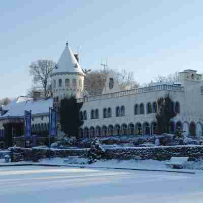 Martin's Château du Lac Hotel Exterior