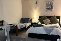 Studio Sleeps 3 - Outdoor Space - Pet Friendly
