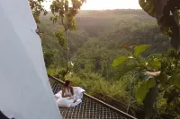 Homee Glamping Wunung Giri Yogyakarta 沃諾薩里住宿飯店