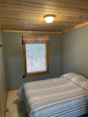 Cabin 2 Roody's Black Bear Cabins- Trail access from camp