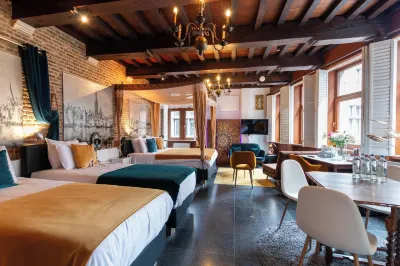 Charming Suites Jan Zonder Vrees Hotels near Het Steen
