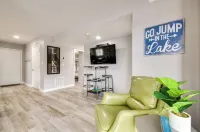 Boat Dock + Pool Access! Osage Beach Condo - WiFi