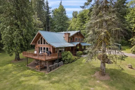 Hot Tub and Game Room on Scenic Woodland Estate - Tranquil Lodge Escape