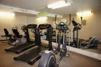 La Quinta Inn & Suites by Wyndham Thousand Oaks-Newbury Park - Gym