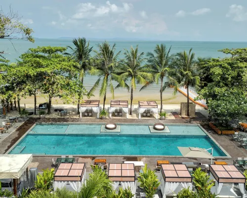 Queenco Entertainment Resort Hotels near Victory Beach