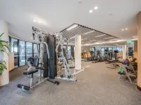 Modern 2-Bed Apartment with Premium Amenities