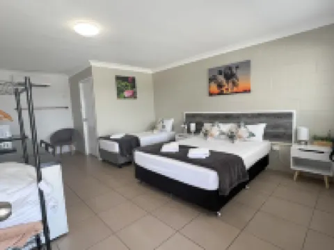 Spanish Lace Motor Inn Hotels in Rosslea