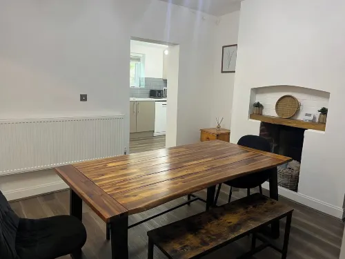 Llangollen - House - Sleeps 8- Garden - Homestays