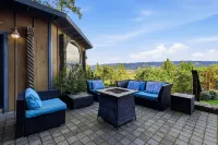 Adventure Alexander Valley Lodge With Pool & Hot Tub 6 Bedroom Villa Hotels in Cloverdale