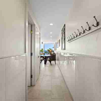 Mana Kai 304 - Renovated Oceanfront 2BR/2BA Condo, Split AC, Beach Access, Views Others