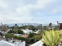 Melrose Rooftop Boutique Residences - Homestays