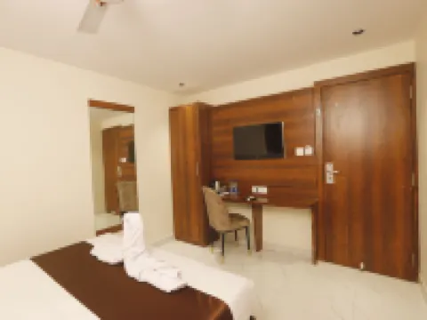 Adkar Residency Gorai Borivali西部 鄰近Borivali Railway Station的酒店