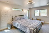 Cozy Interior and Lake View McKinney Ranch Home! - balcony
