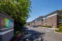 Holiday Inn Express & Suites MOUNTAIN VIEW SILICON VALLEY by IHG - Parking