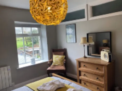 Spacious, self-contained apartment nestled in the Brecon Beacons National Park 蘭弗拉納赫酒店